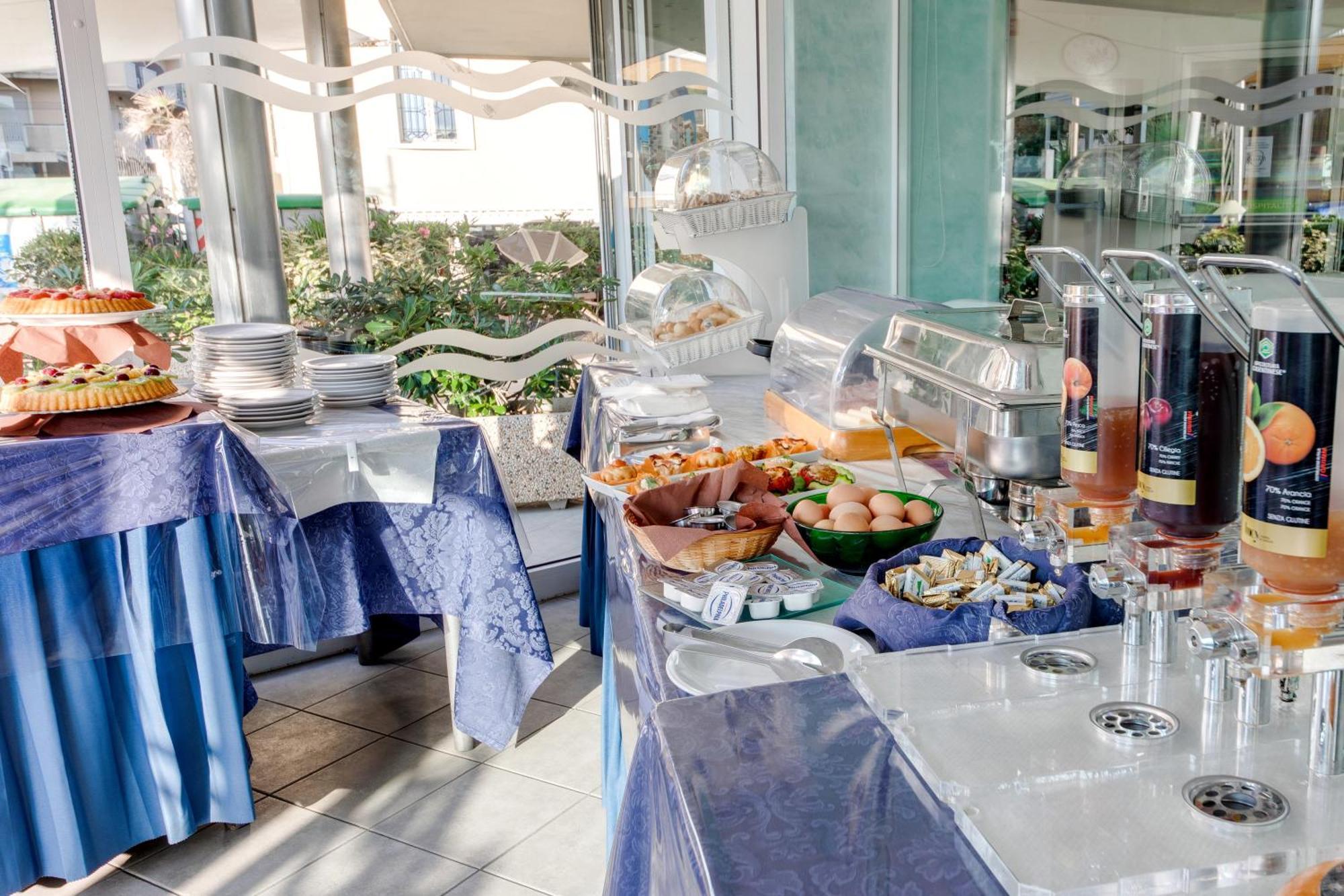 Hotel Margareth Riccione Exterior foto