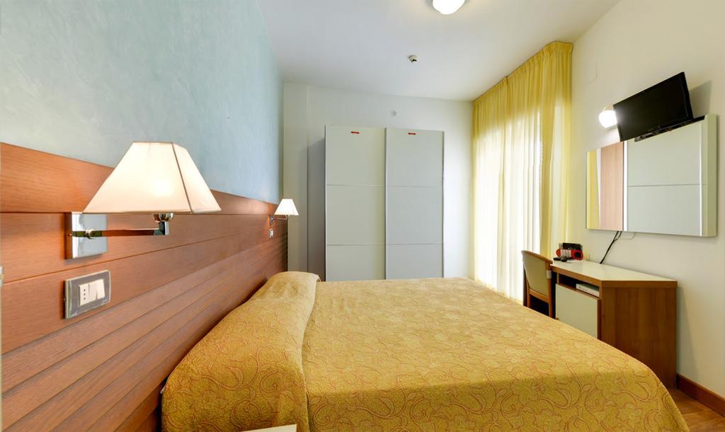 Hotel Margareth Riccione Exterior foto