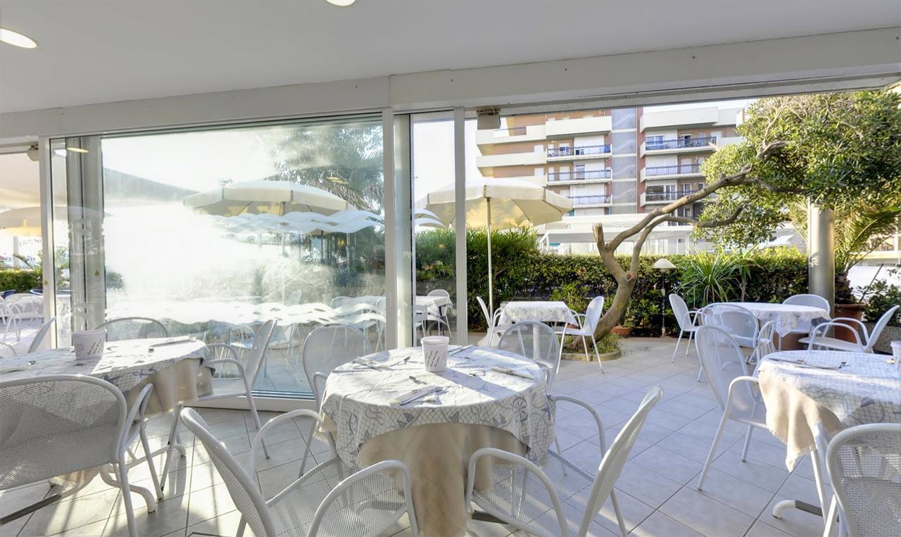 Hotel Margareth Riccione Exterior foto