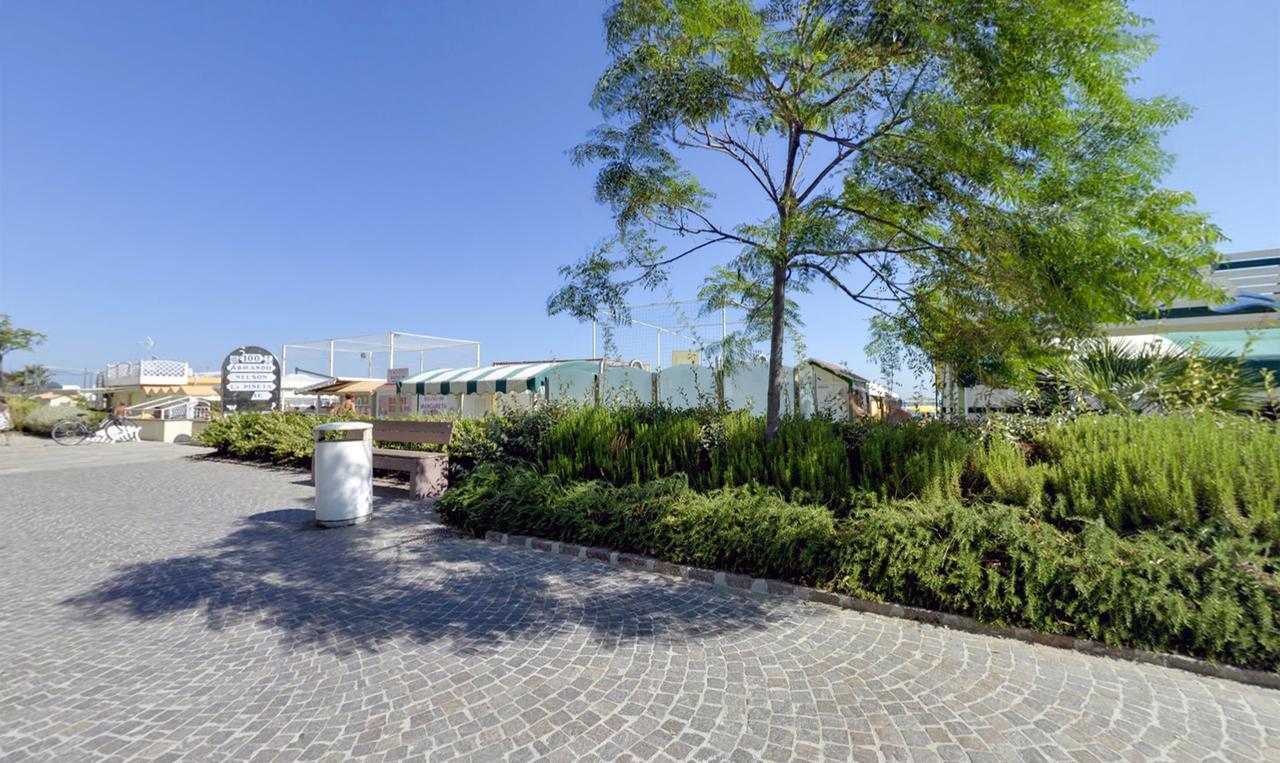 Hotel Margareth Riccione Exterior foto