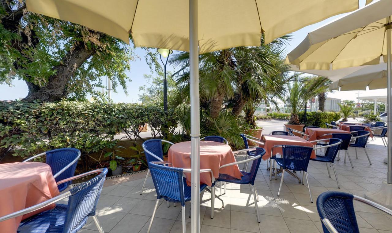Hotel Margareth Riccione Exterior foto